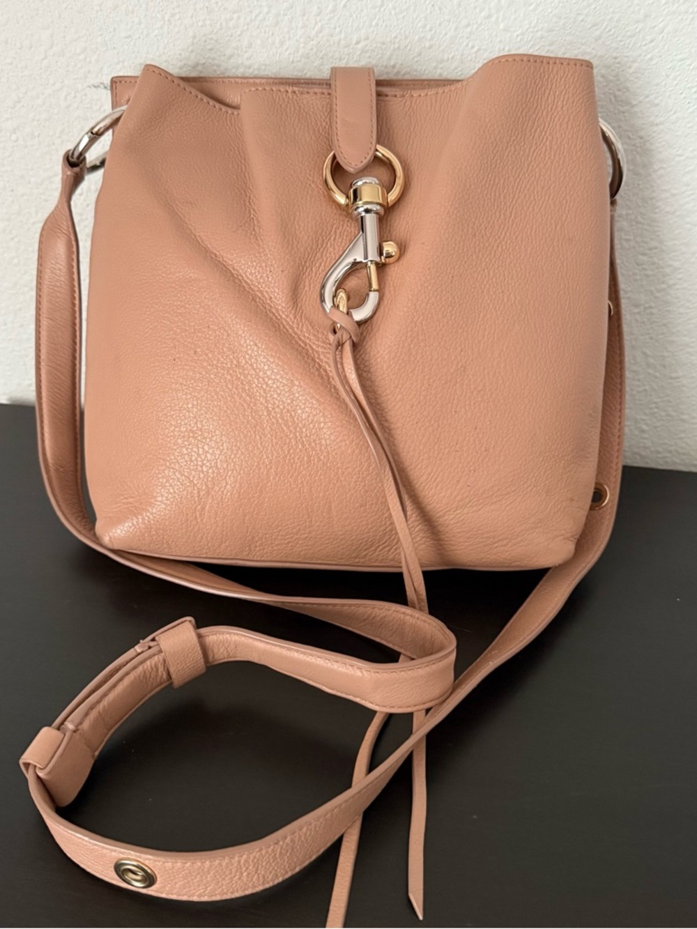 REBECCA MINKOFF Doe Megan SM Leather Feed Crossbody/Shoulder Bag